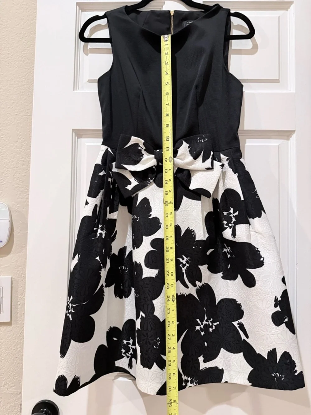 Tahari ASL Black & White Floral Fit-and-Flare Mini Dress - Picture 4 of 8